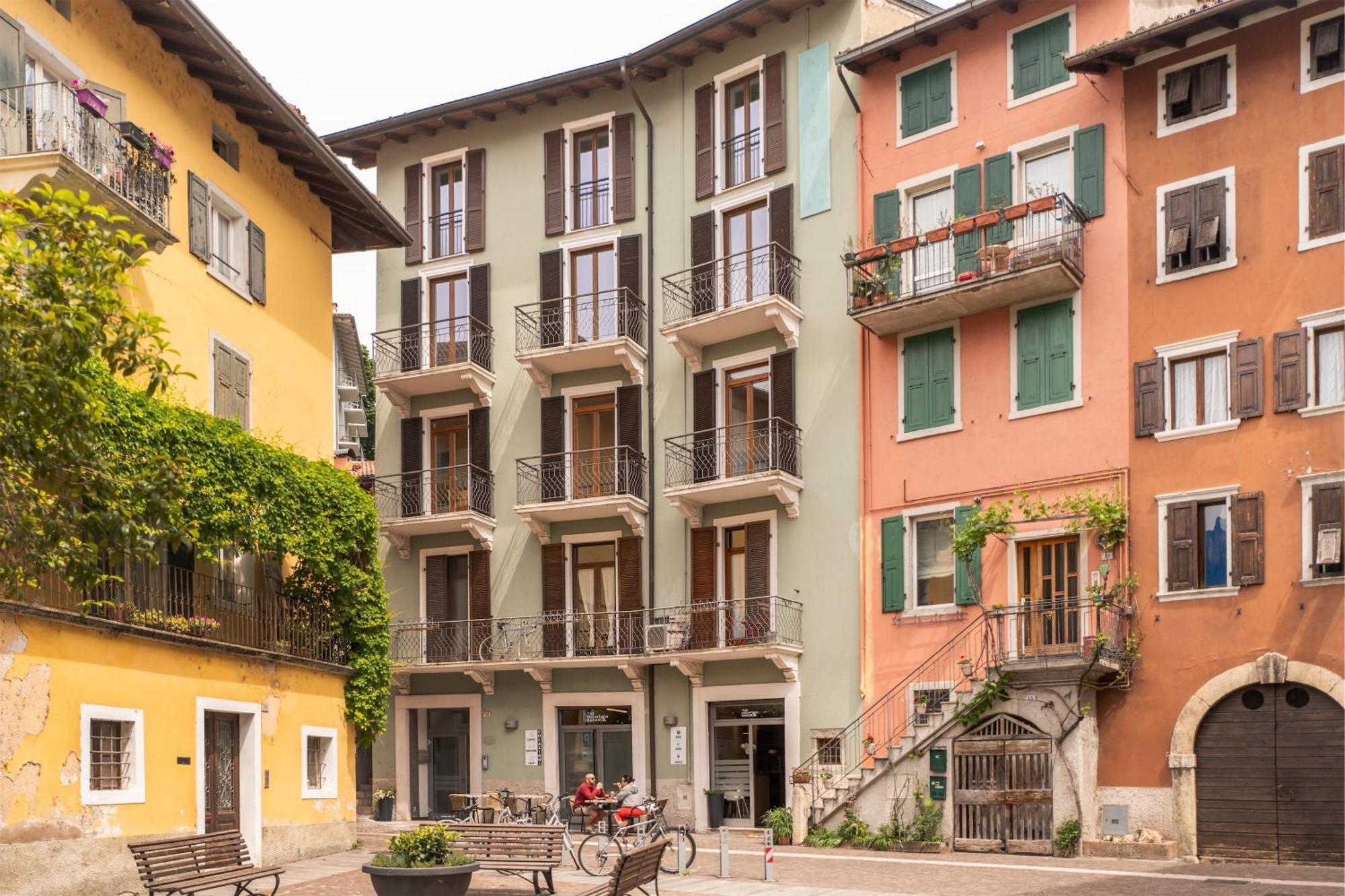 Garda Living Apartments Torbole トルボレ エクステリア 写真