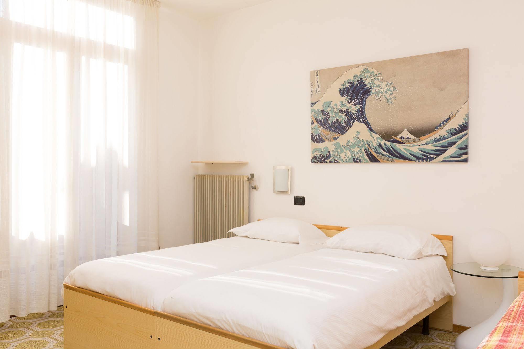 Garda Living Apartments Torbole トルボレ エクステリア 写真