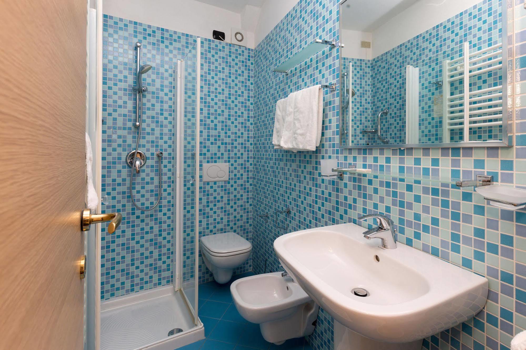 Garda Living Apartments Torbole トルボレ エクステリア 写真