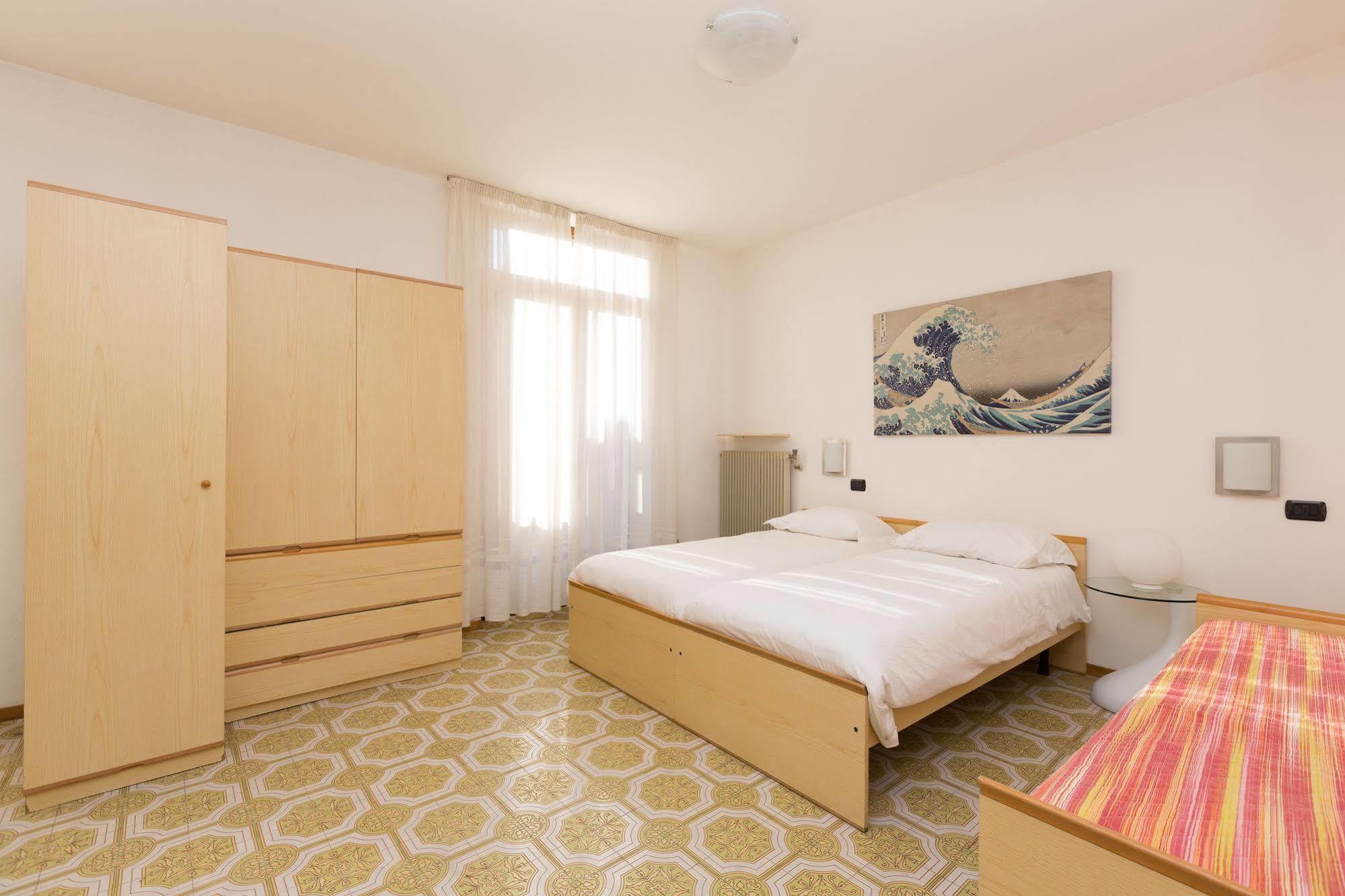 Garda Living Apartments Torbole トルボレ エクステリア 写真
